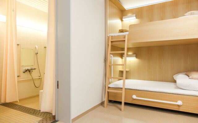 Shin-Osaka Youth Hostel