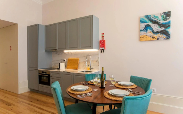 LovelyStay - 2BR Flat with AC in Duque de Loulé