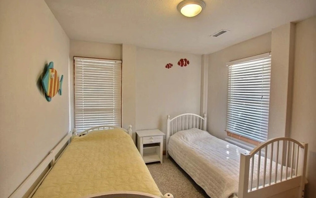 C & Sky 4003 - 9 Br Home