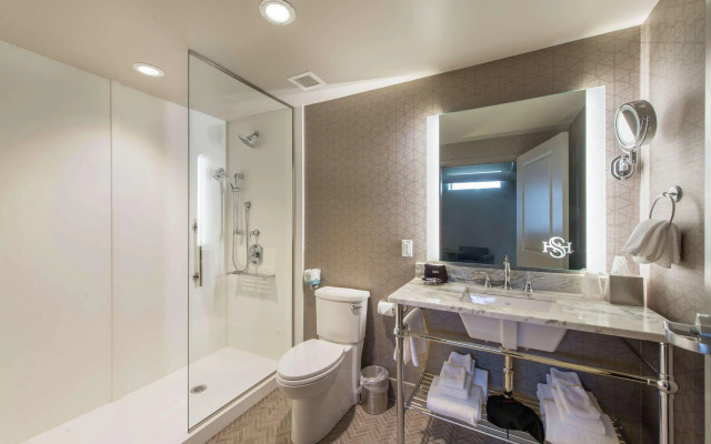 Hotel Saranac Curio Collection By Hilton