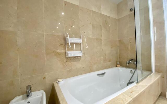 E18 Primera línea playa - Espectacular dúplex, vistas únicas- Estepona