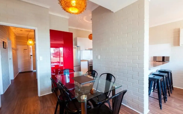 Summit 9 - Modern and stylish newly renovated apartment