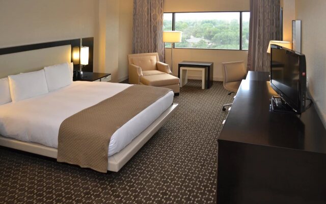 Doubletree by Hilton Houston Hobby Airport