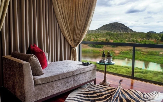 Royal Mukumbura Boutique Hotel