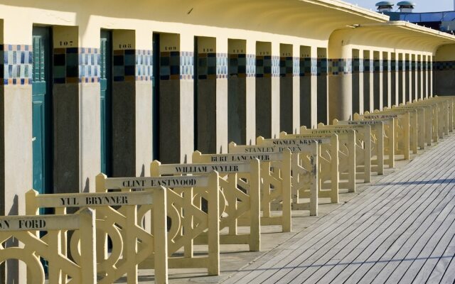 Traditional Apartment With Balcony or Terrace in Deauville