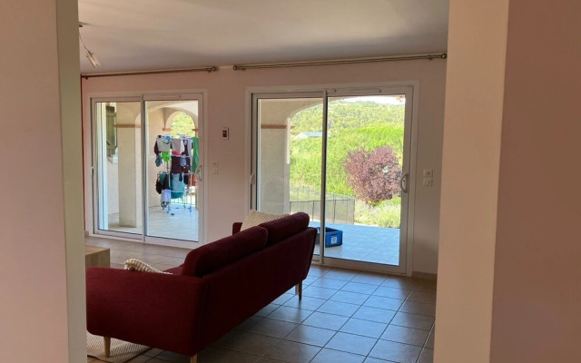 Villa With Private Pool and Jacuzzi