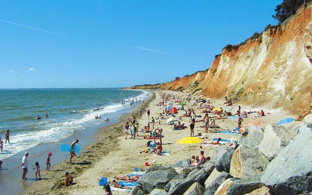 Semi-detached House, Penestin