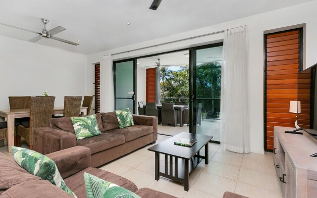 Belle Escapes - Beachfront Ocean View Apartment "4"
