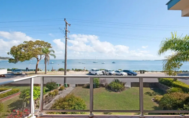 Shoal Bay Road, Castaways, Unit 04, 17