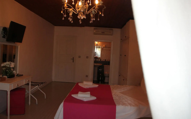 Begonvil Otel Alacati