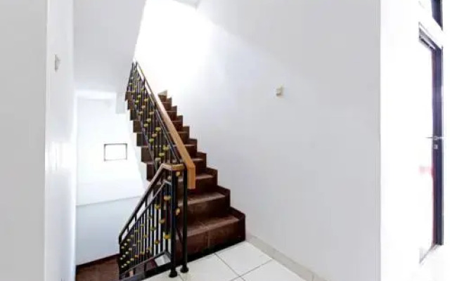 OYO Life 1609 Rawasari Residence