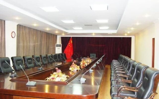 Wolong Shanshui Hotel - Qingdao