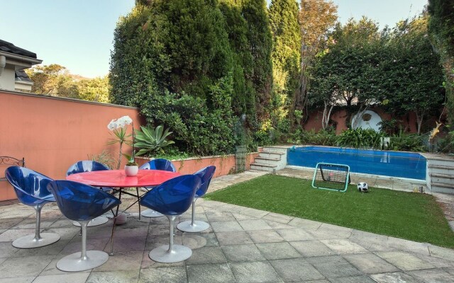 Stunning East Suburb Coastal Home H373