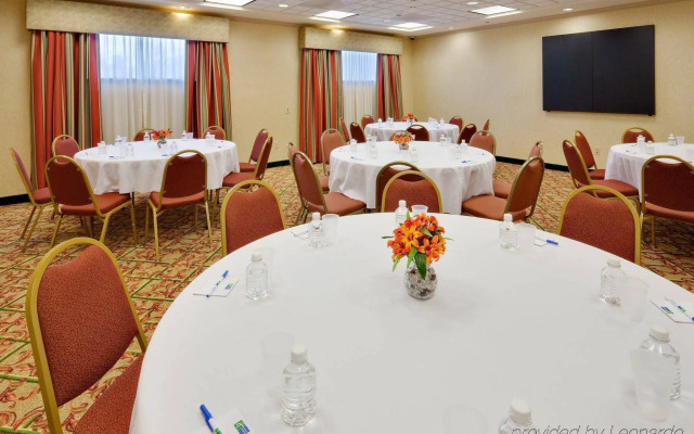 Holiday Inn Express Hotel & Suites Bethlehem by IHG