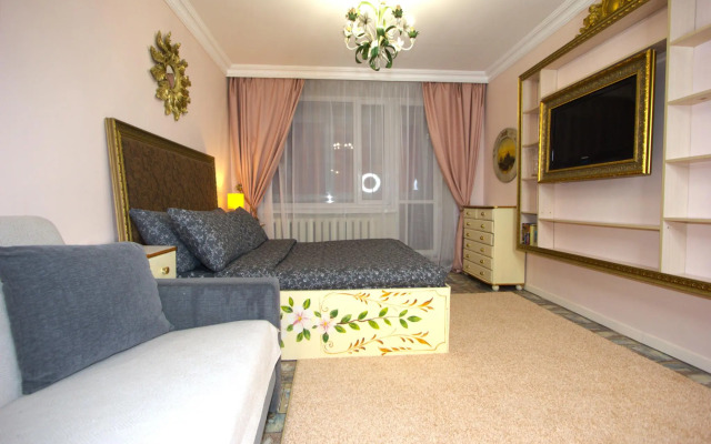 The apartment is available on 3rd Frunzenskaya
