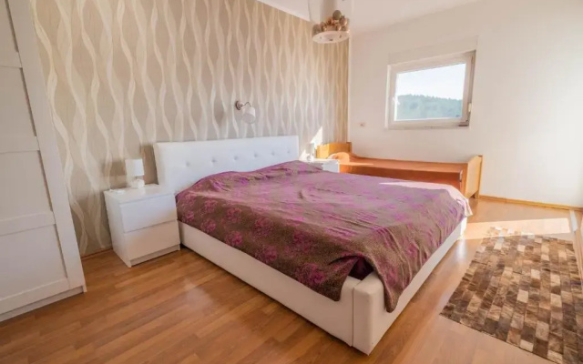 Apartment Ahel