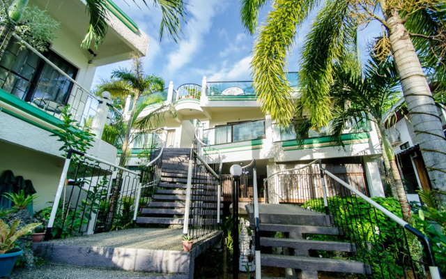Turtle Inn Resort
