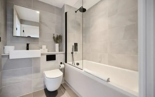 The Tottenham Classic - Charming 2bdr Flat With Balcony