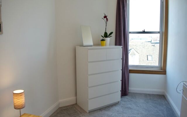 Newly Refurbished Edinburgh Apartment