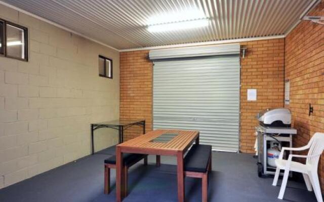 The Studio on the Lake @ Fishing Point, Lake Macquarie - honestly put the line in and catch fish