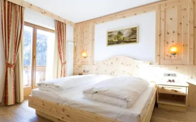 Family and Wellness Residence Ciasa Antersies