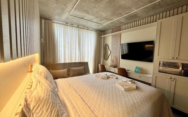 Setai Yacht Comfort II - By Almare Flats