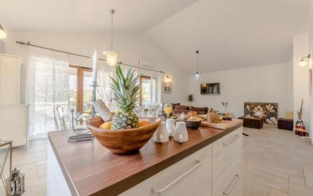 Villa More