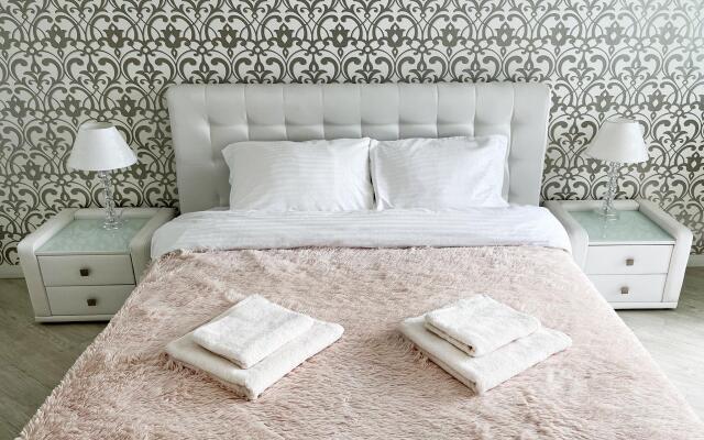 Династия на Ярыгинской набережной, 21