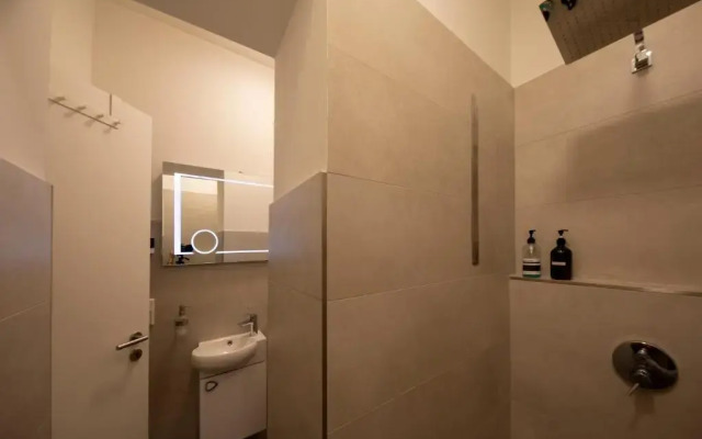 PS5+55 Zoll 4K Fernseher - Gaming Apartment