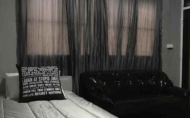 Add Home Hostel Vipavadee