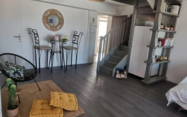 Bel appartement T4 vue mer sur la Marina du Gosier