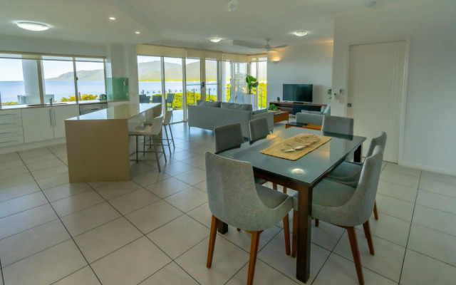 Waters Edge Apartment