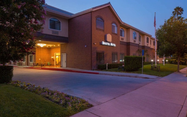 Bristol Hotel, Boutique Collection