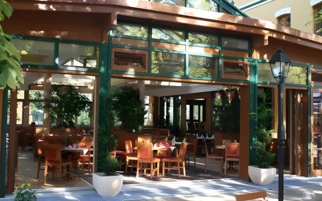 Hotel & Restaurant Waldschloss