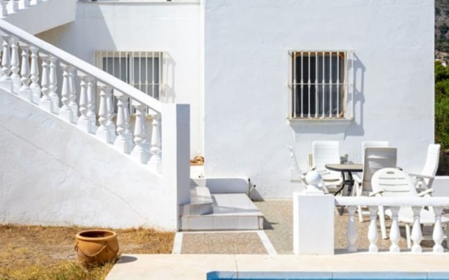 Villa - 4 Bedrooms with Pool, WiFi and Sea views - 107886