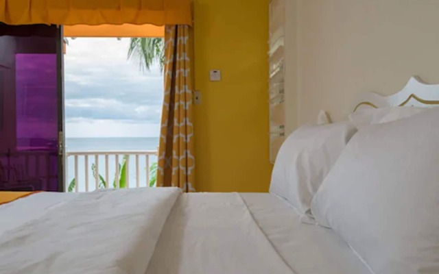 Bird Rock Beach Hotel