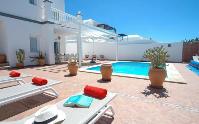 Angelica Lvc196693 In Costa Teguise