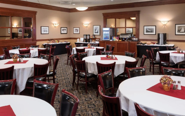 Crossroads Hotel & Watertown Event Center