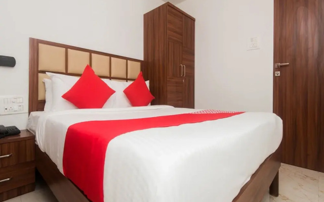 OYO 15902 Hotel Oyster Executive