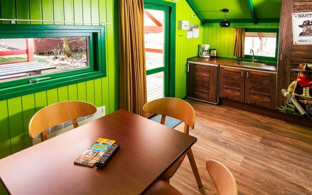 LEGOLAND Wilderness Barrels & Cabins