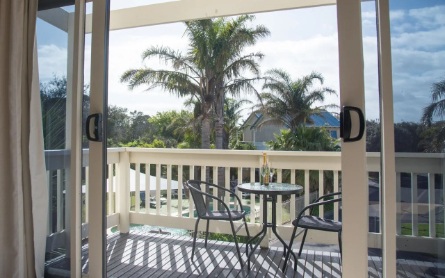 Boathouse Resort Studios & Suites
