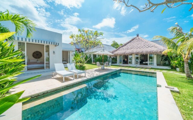 Villa Kelapa Putih
