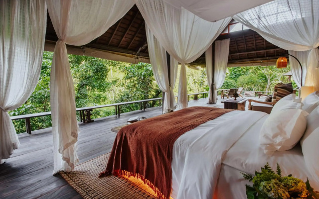Buahan, A Banyan Tree Escape