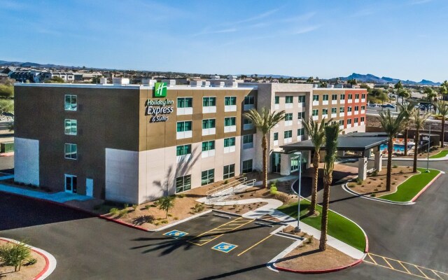 Holiday Inn Express & Suites Lake Havasu - London Bridge by IHG