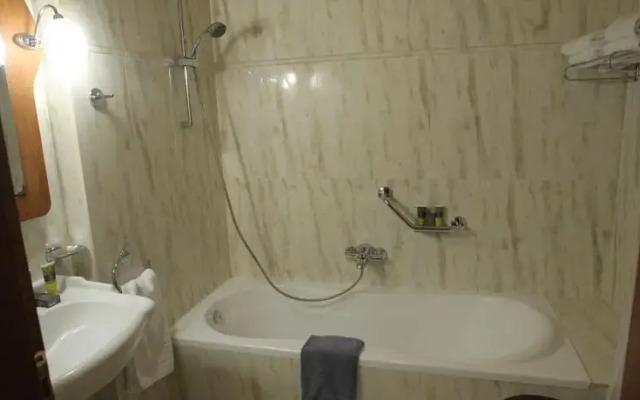 Granitis Hotel