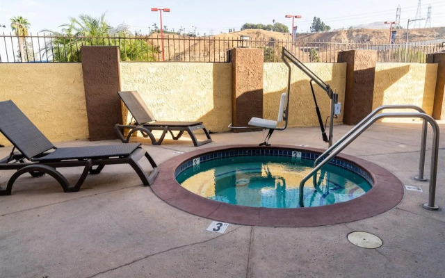 Rodeway Inn & Suites Colton - Riverside