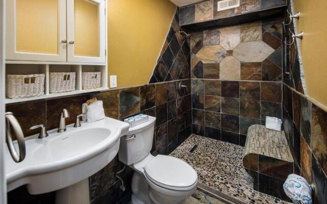 Seaspray Condos 103B