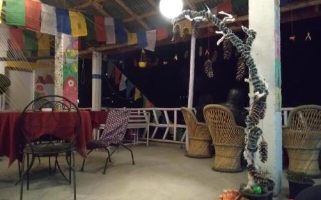 Bro's Backpacker's Fraternity House