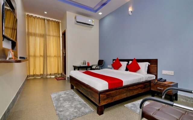 OYO 16577 Hotel Rajshree