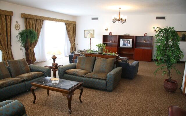Nile Star Suites & Apartments